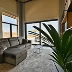 公寓 Luxurious Maisonette With Pool & Hot Tub In