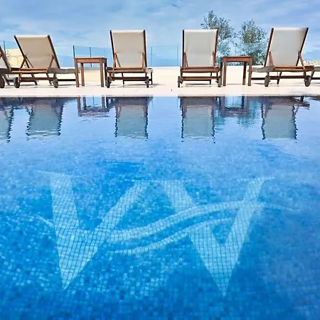 Apartman Luxurious Maisonette With Pool In *