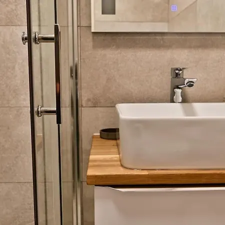 شقة Luxurious Maisonette With Pool & Hot Tub In Xagħra