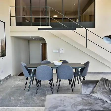 Luxurious Maisonette With Pool & Hot Tub In Xagħra