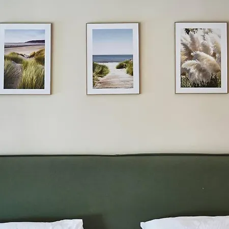 Luxurious Maisonette With Pool & Hot Tub In