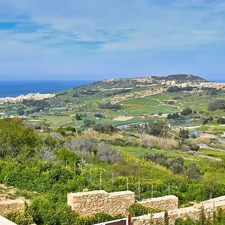 Luxurious Maisonette With Pool & Hot Tub In *