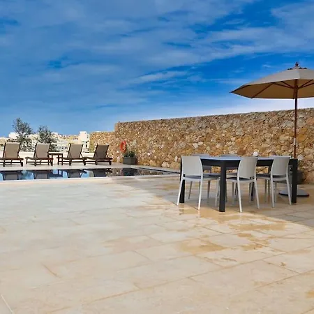 شقة Luxurious Maisonette With Pool & Hot Tub In Xagħra