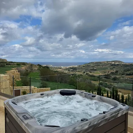 شقة Luxurious Maisonette With Pool & Hot Tub In *