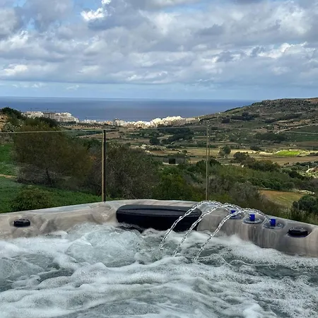 Luxurious Maisonette With Pool & Hot Tub In شقة Xagħra