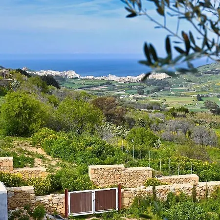 Daire Luxurious Maisonette With Pool & Hot Tub In *