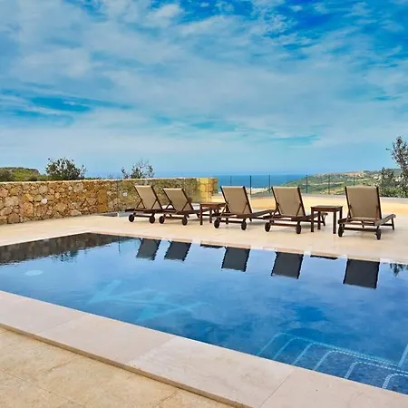 Luxurious Maisonette With Pool In Daire Xagħra