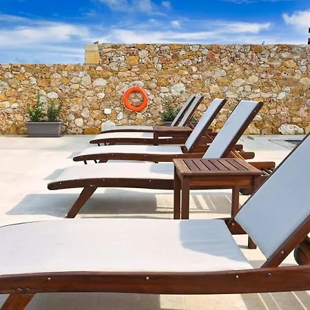 Luxurious Maisonette With Pool & Hot Tub In * Xagħra