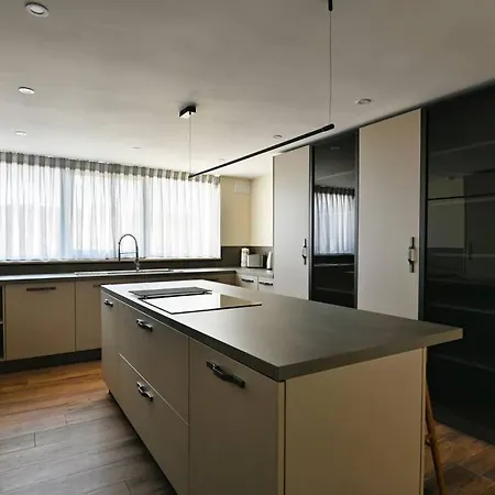 Daire Luxurious Maisonette With Pool In