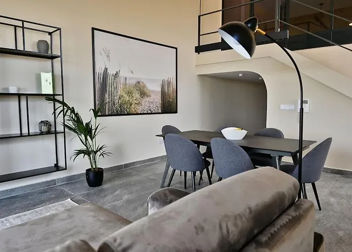 Luxurious Maisonette With Pool & Hot Tub In * Xagħra