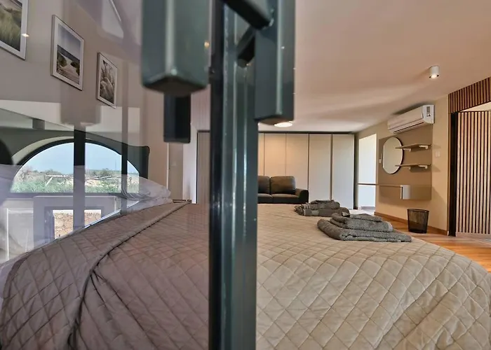 Luxurious Maisonette With Pool & Hot Tub In Appartement *