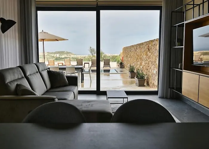 Luxurious Maisonette With Pool & Hot Tub In *