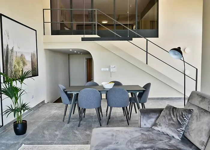 Luxurious Maisonette With Pool & Hot Tub In Xagħra