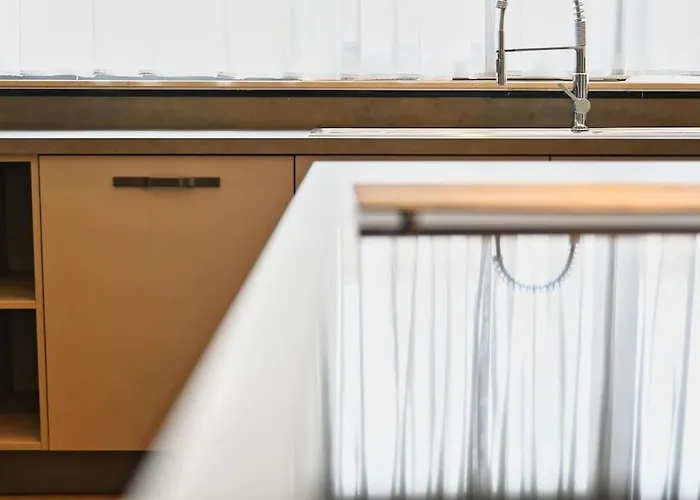 Luxurious Maisonette With Pool & Hot Tub In *