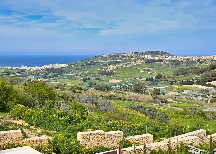 Luxurious Maisonette With Pool & Hot Tub In *