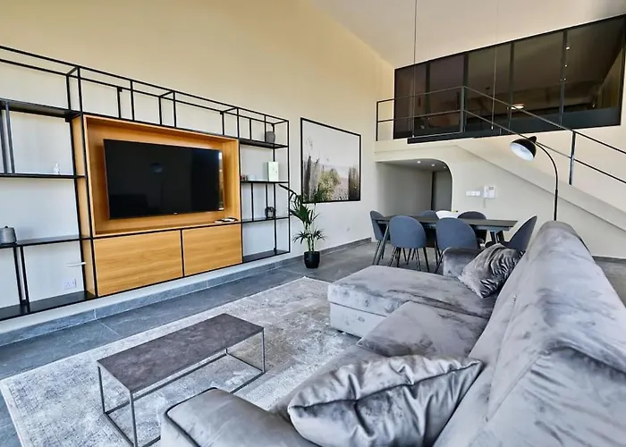 Luxurious Maisonette With Pool & Hot Tub In Appartamento