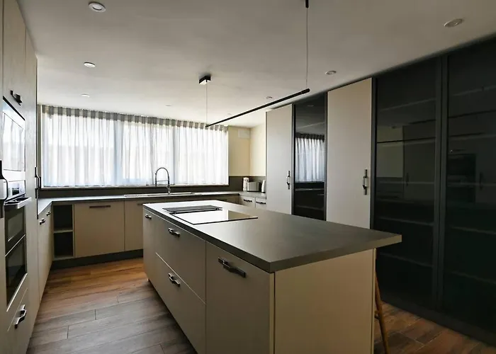 Appartamento Luxurious Maisonette With Pool & Hot Tub In