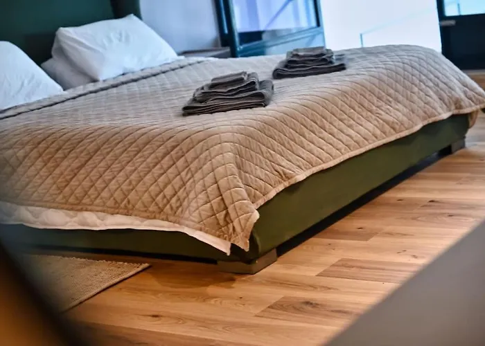 Luxurious Maisonette With Pool & Hot Tub In *