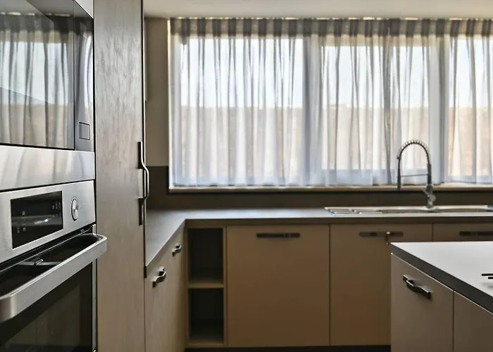 Luxurious Maisonette With Pool & Hot Tub In *